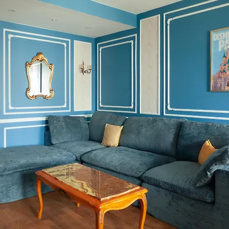 Disneyland Magic Apartment *