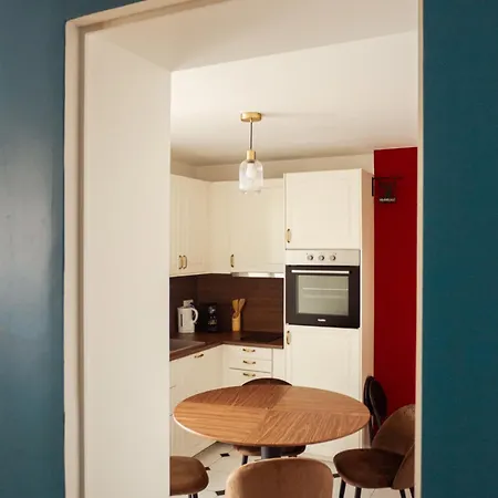 Disneyland Magic Apartment *